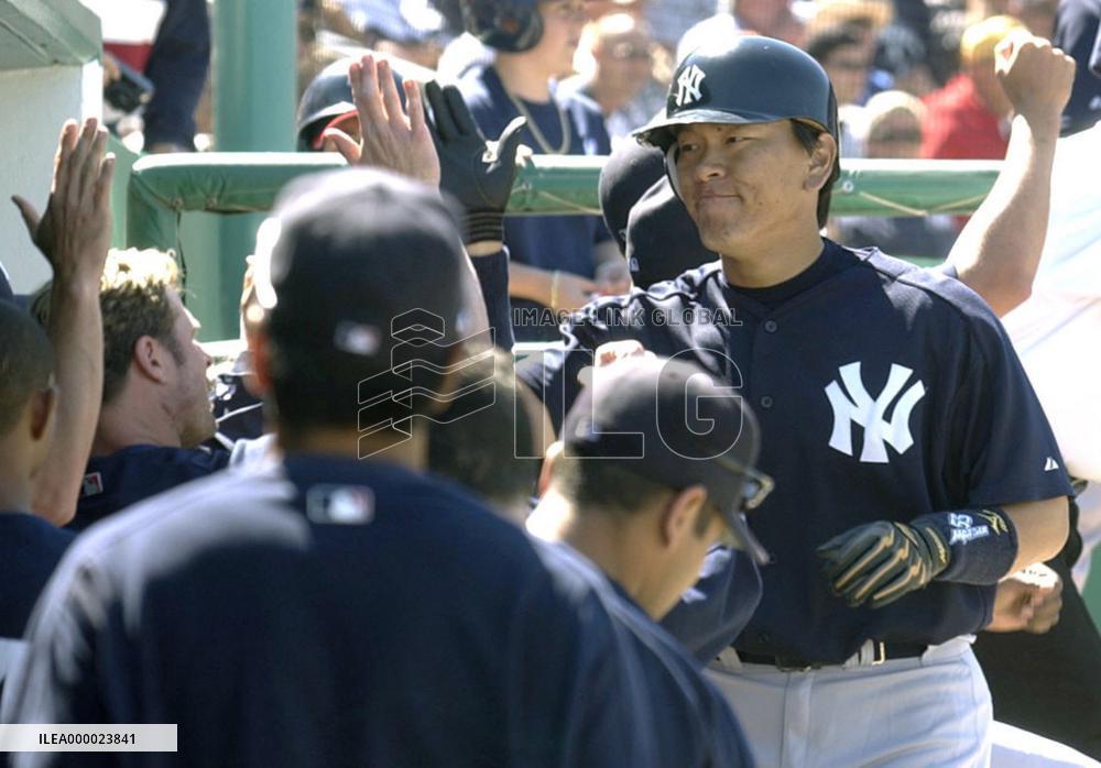 (4)Yankees' Matsui homers against Twins