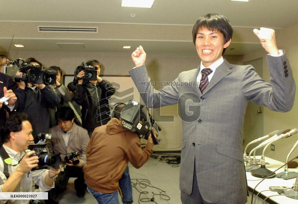 Aburaya chosen as marathon runner for Athens Olympics