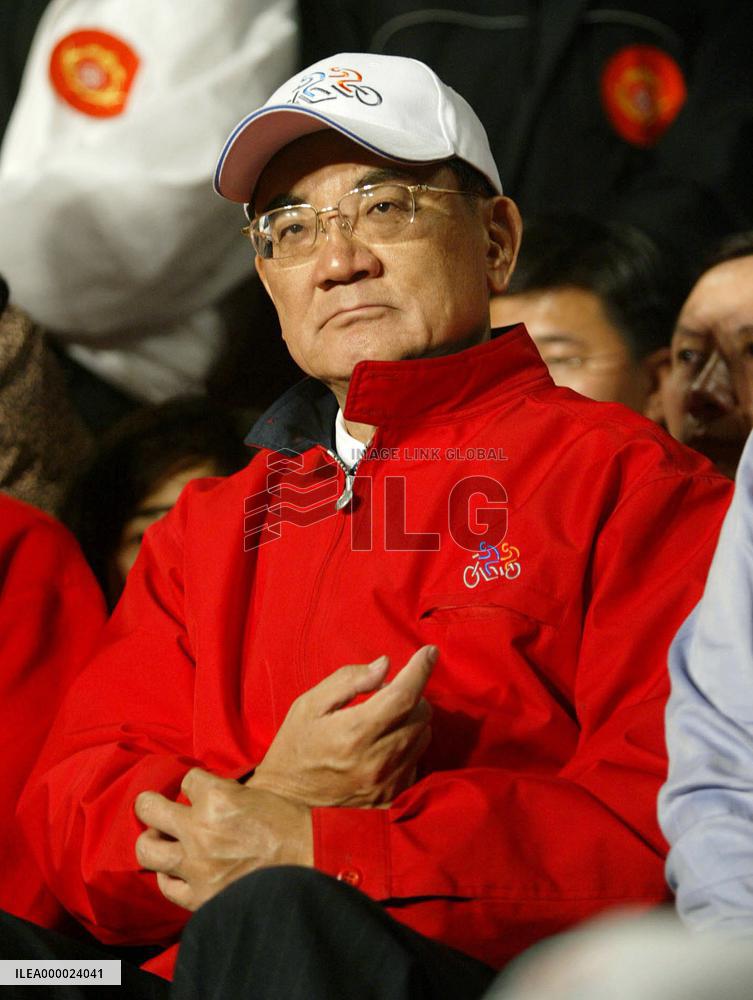 (1)Lien calls for recount in presidential election