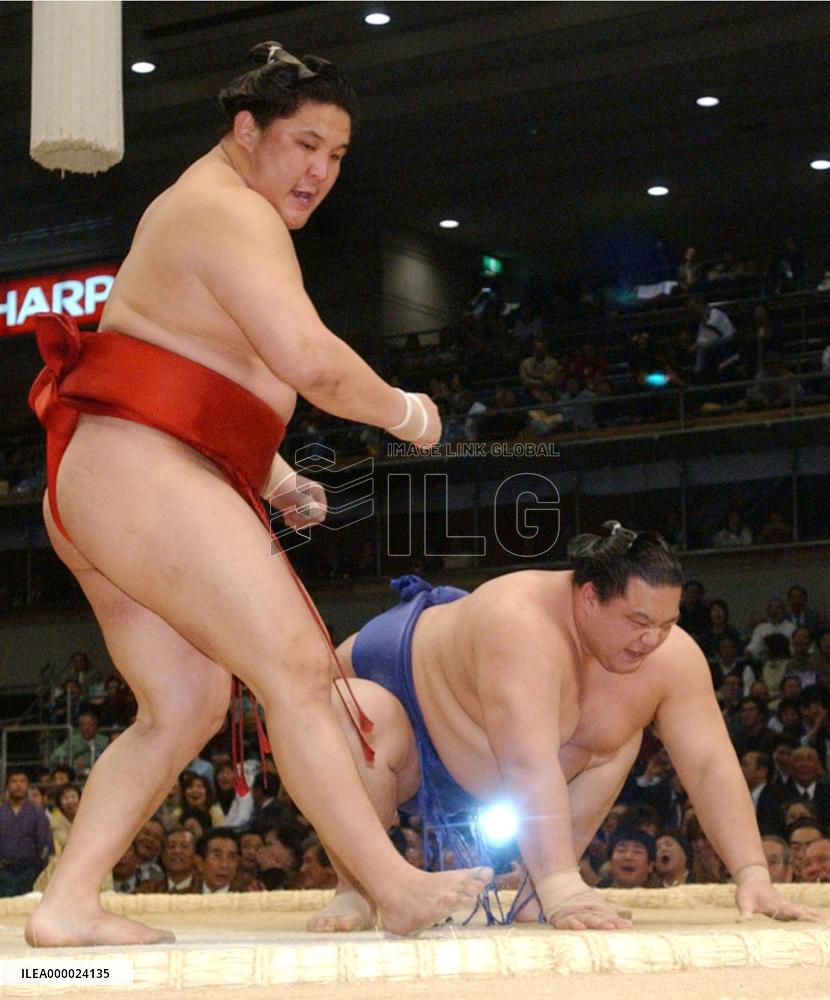 Asasekiryu downs Kaio