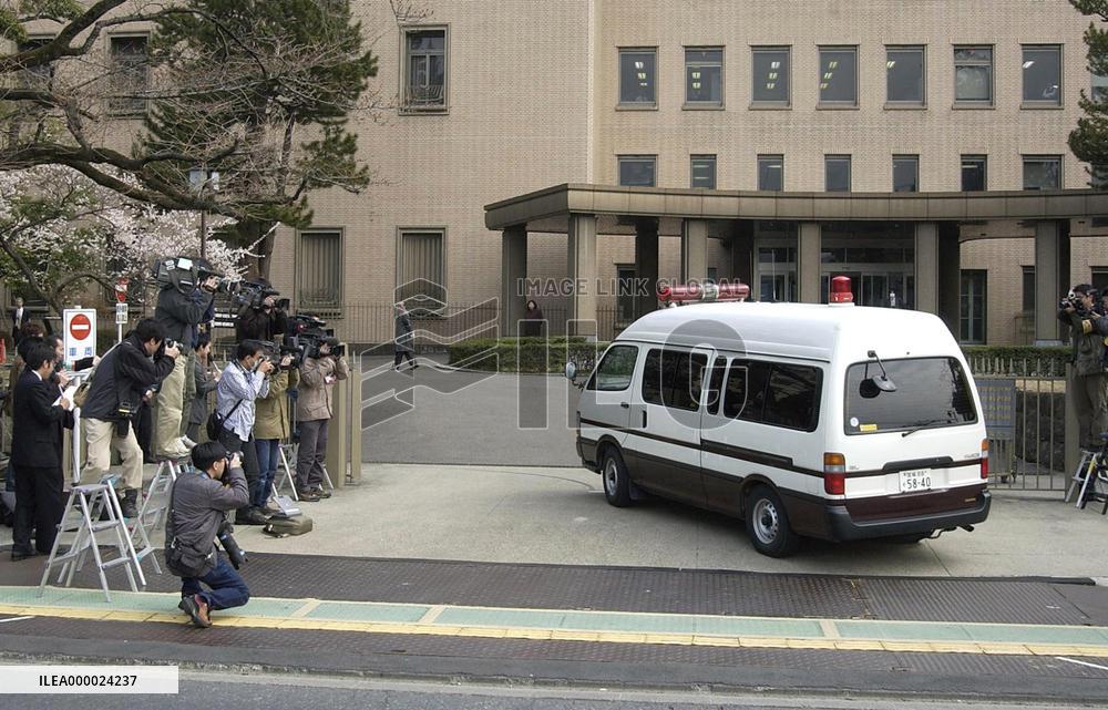 (1)Ex-nurse sentenced to life for 2000 clinic murder case