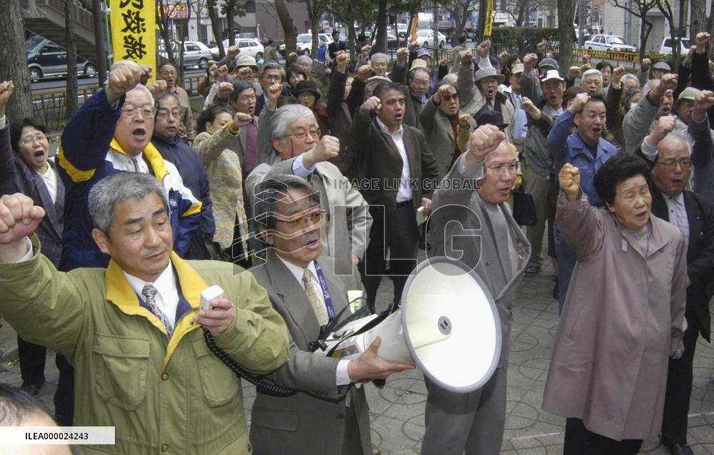 (3)Ex-nurse sentenced to life for 2000 clinic murder case