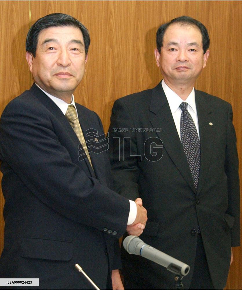 (2)Kao names board member Ozaki as president, CEO