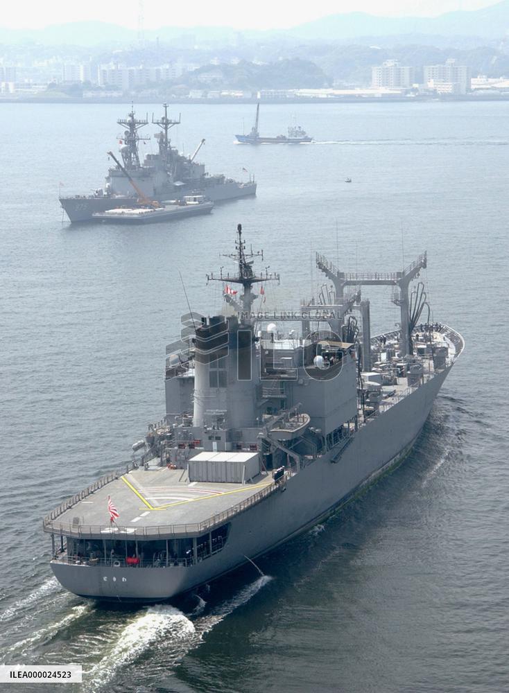 (1)MSDF supply ship Tokiwa returns from Arabian Sea