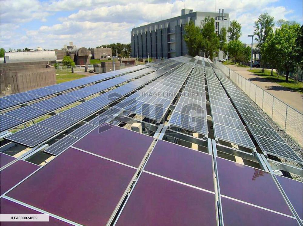 (2)Japan's largest solar power generator completed in Tsukuba