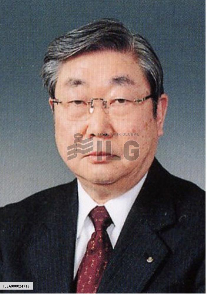 (2)7 ex-M'bishi Motors execs held over fatal truck accident