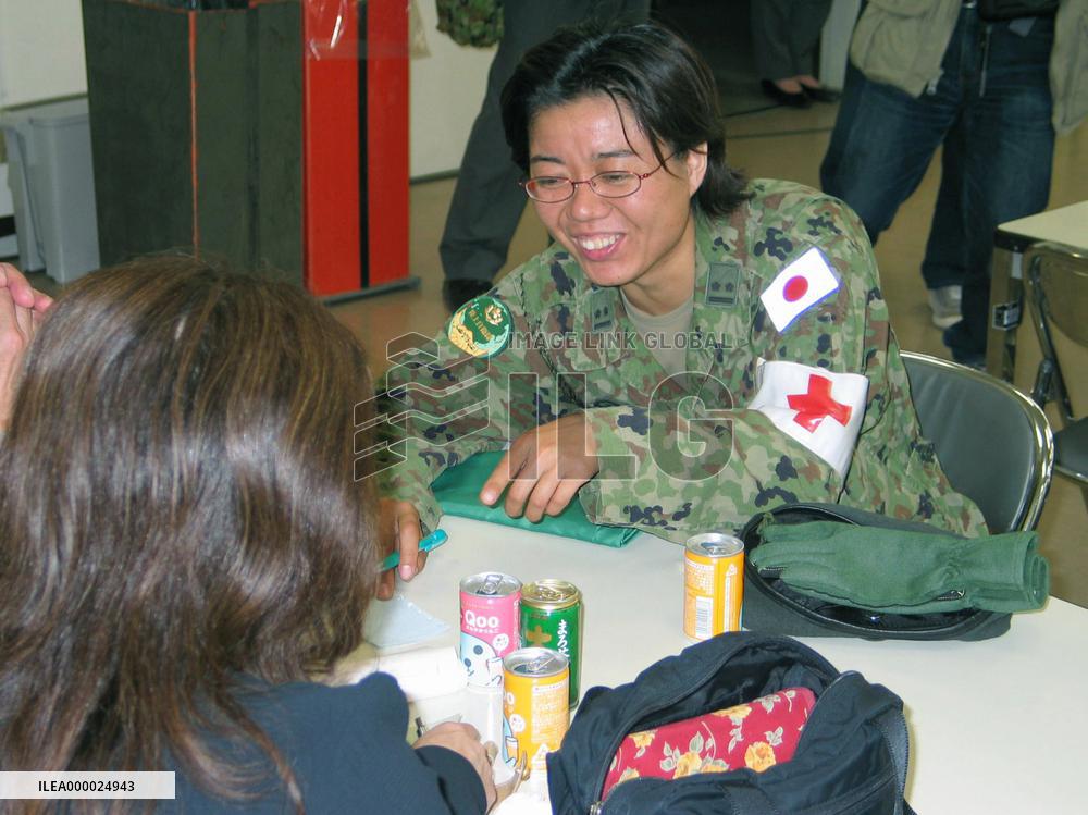 (2)230 GSDF troops return to Japan from Iraq
