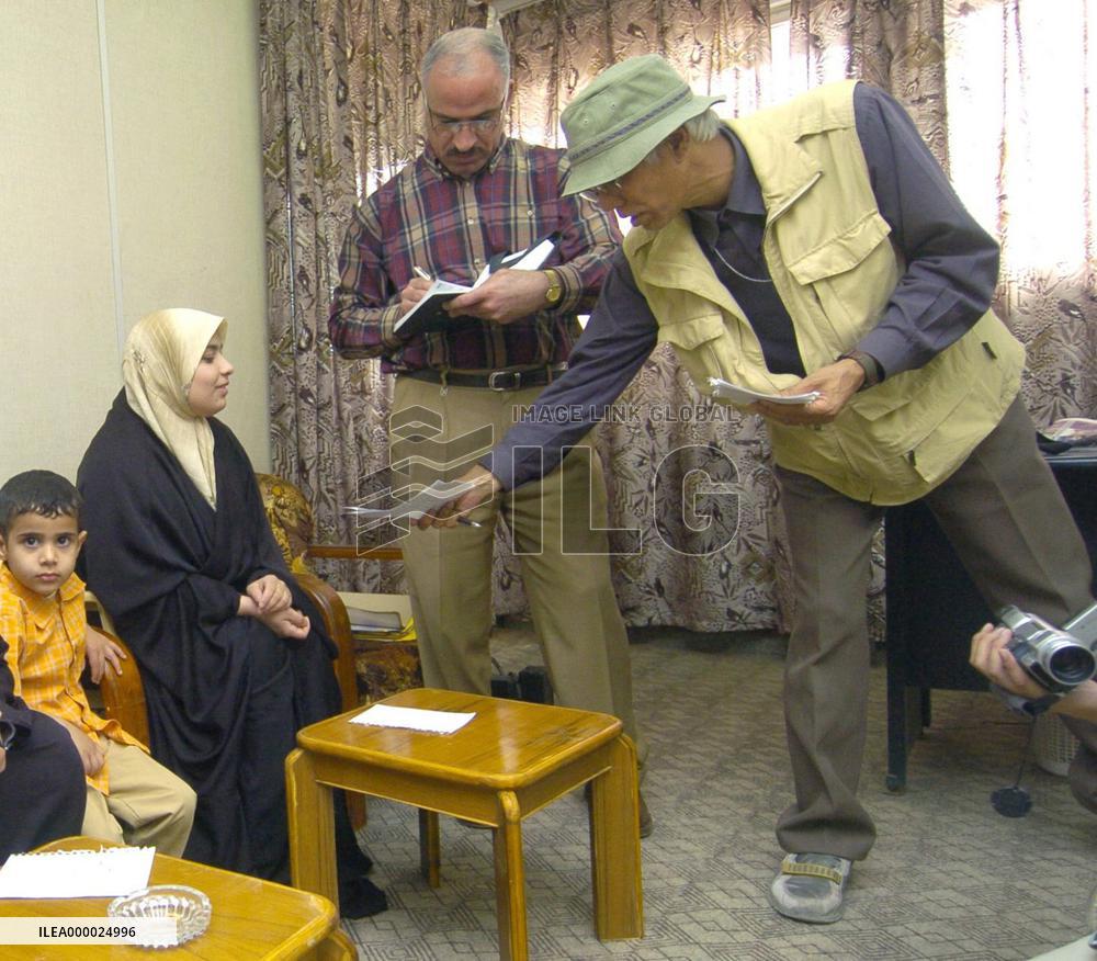 (2)2 Japanese journalists attacked