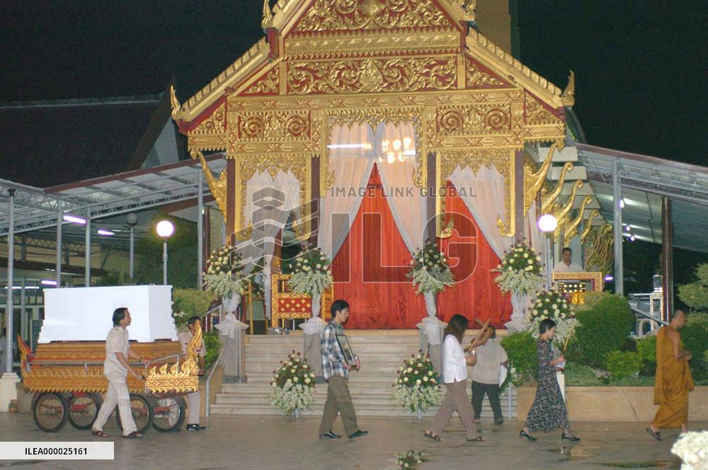 Bodies of 2 slain journalists cremated in Bangkok