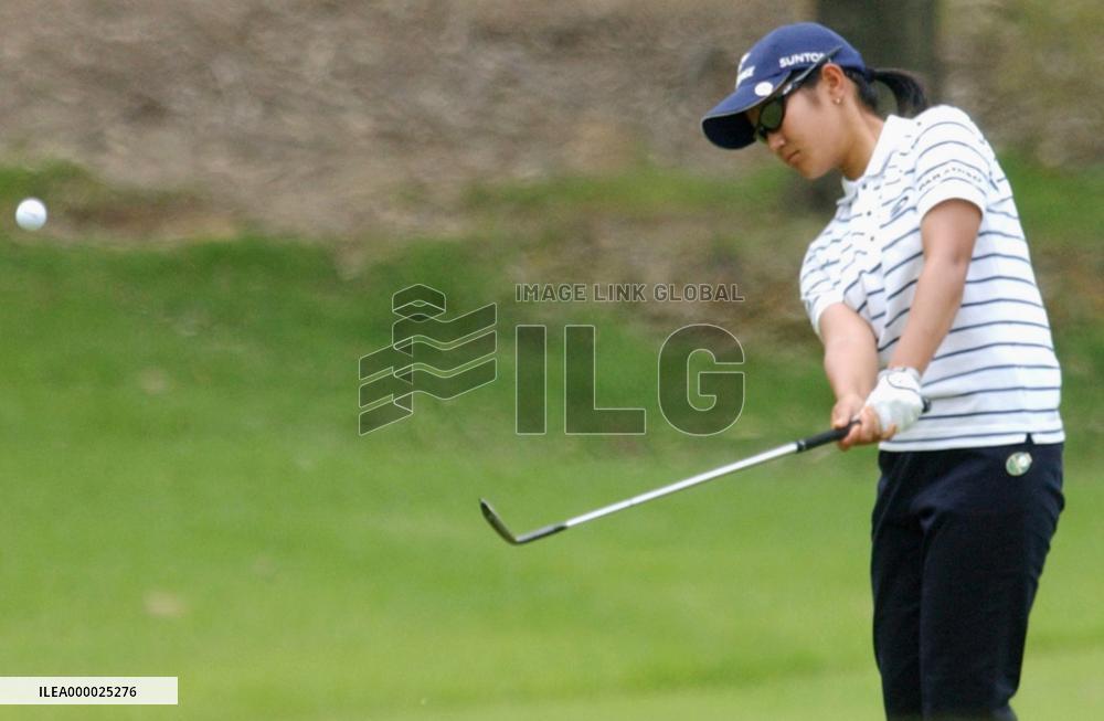 Birthday girl Miyazato grabs lead at Apita Circle-K Ladies