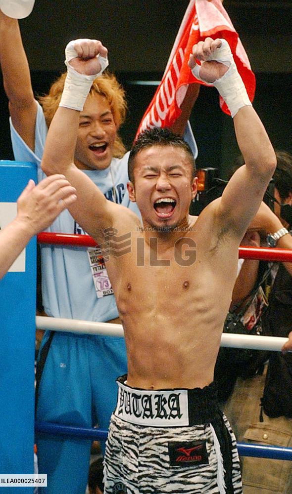 Niida wins decision to claim WBA minimum weight title