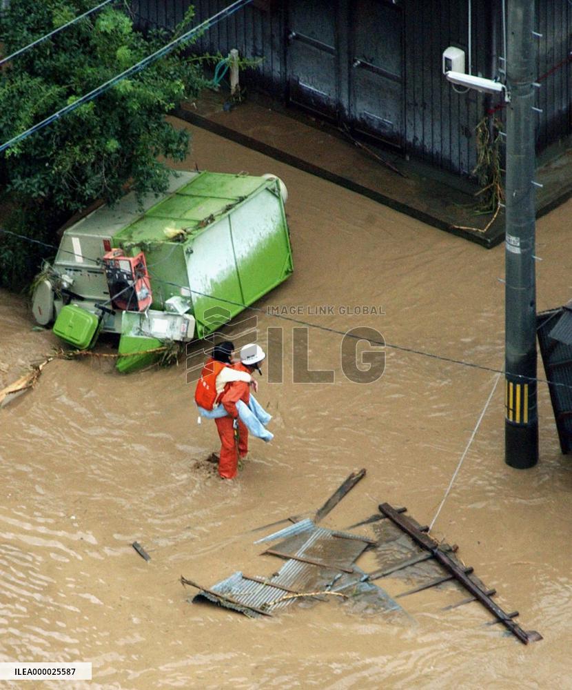 (3)Fukui Prefecture hit by heavy rain