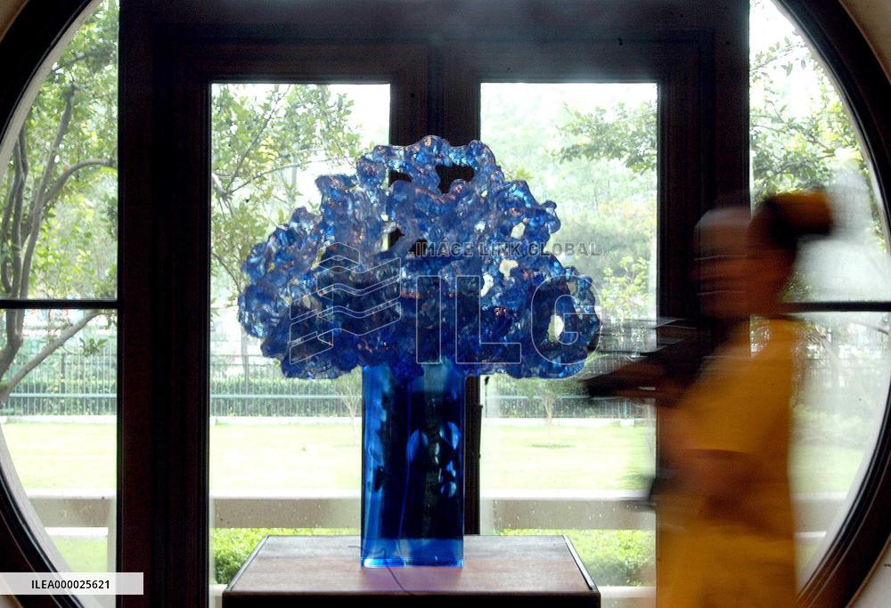 Glass Art Exhibition of Wang Xiajun in Beijing