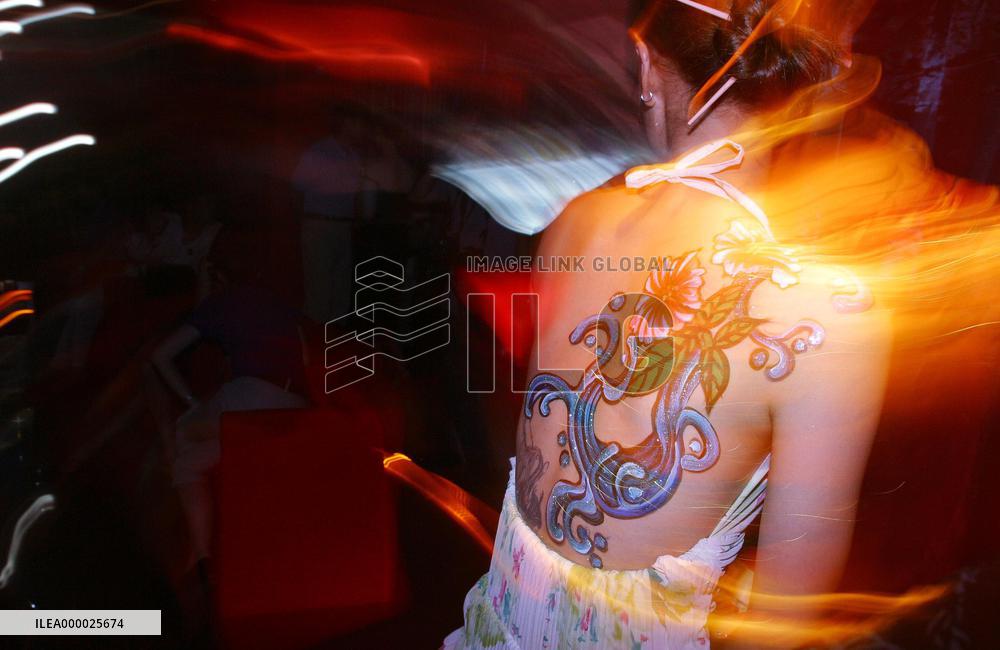 Chinese Youth Looks for Fun in the Bar