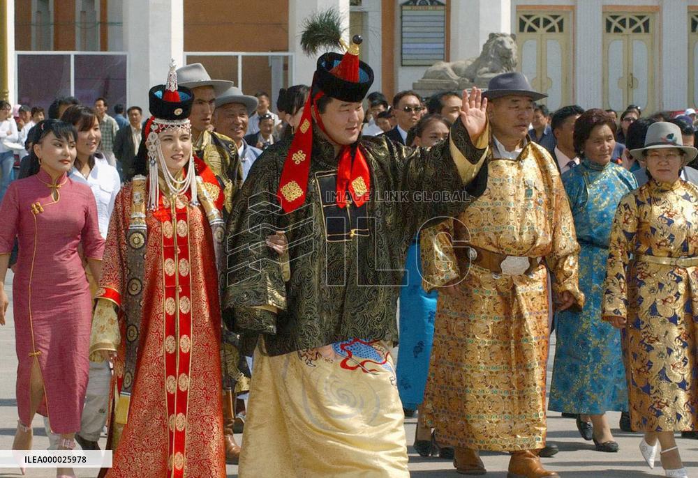 (3)Yokozuna Asashoryu holds wedding ceremony in Mongolia