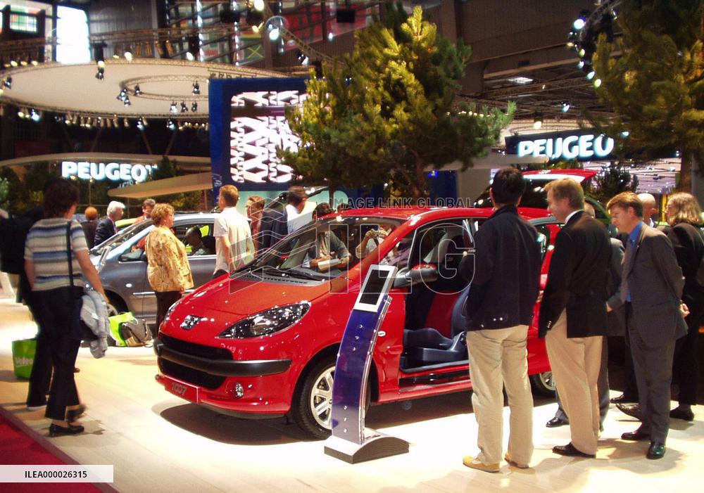 Paris Motor Show kicks off