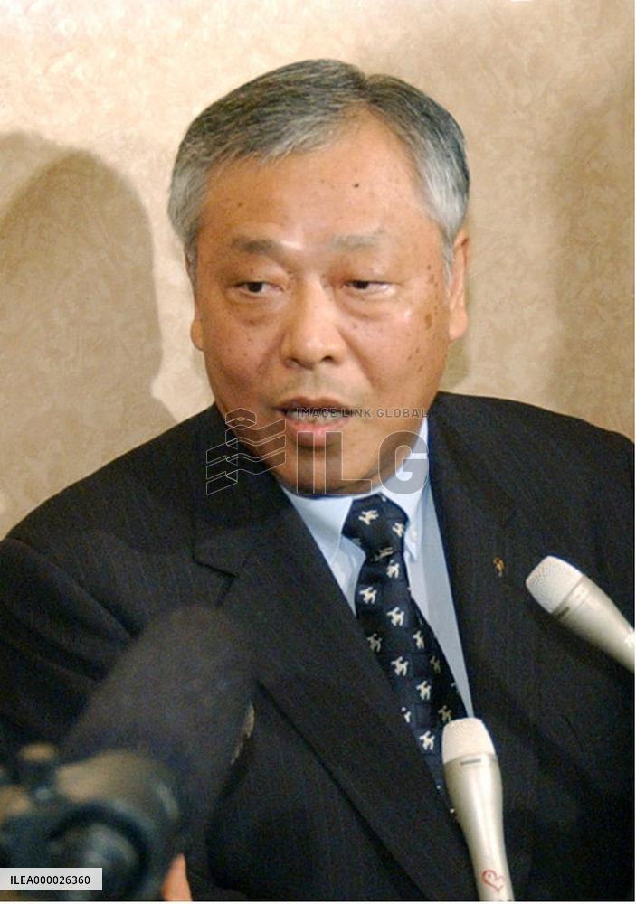 Hawks Town Co. dismisses Kotsuka as president