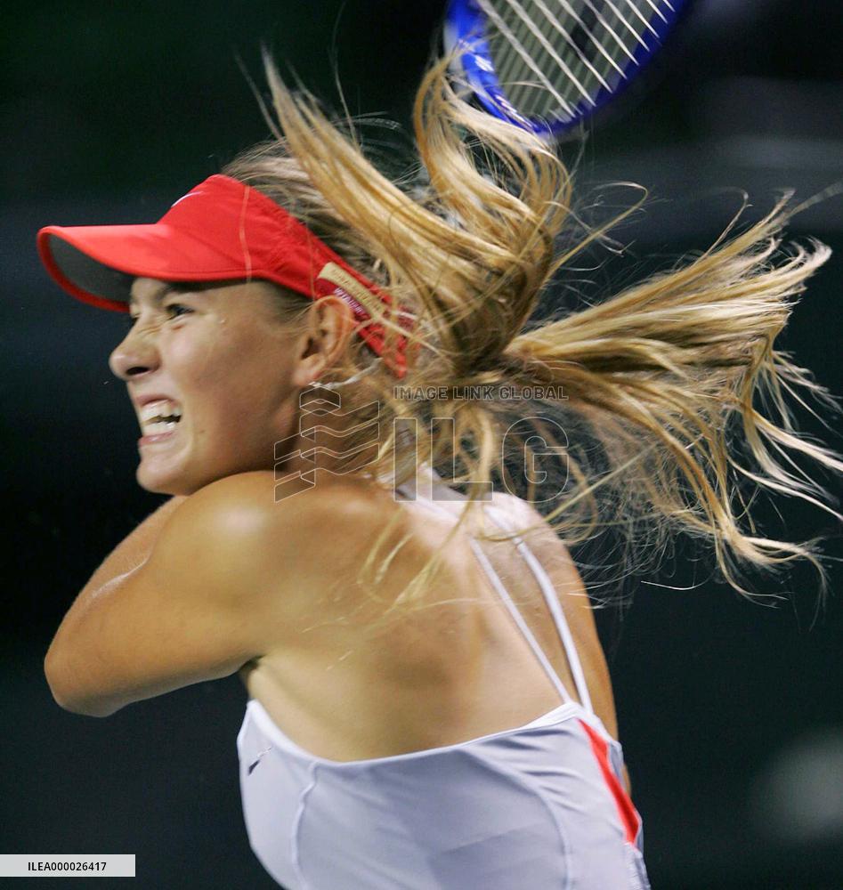 (3)Sharapova beats Stosur in 2nd round match at Japan Open