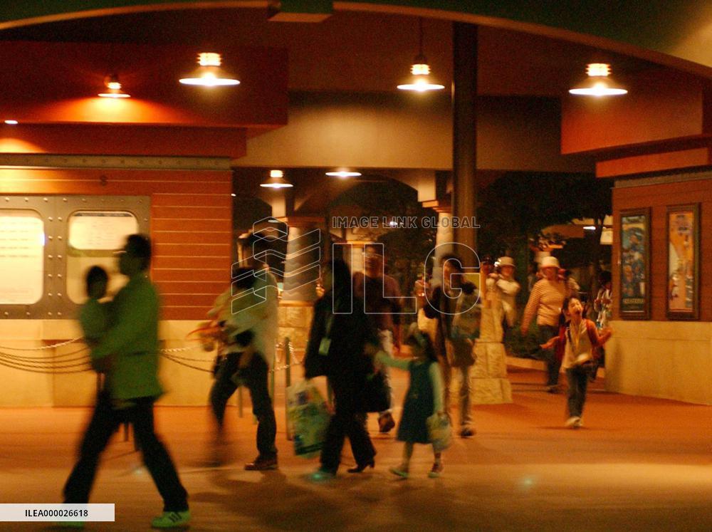 Tokyo DisneySea closes 4 hours early due to blackout