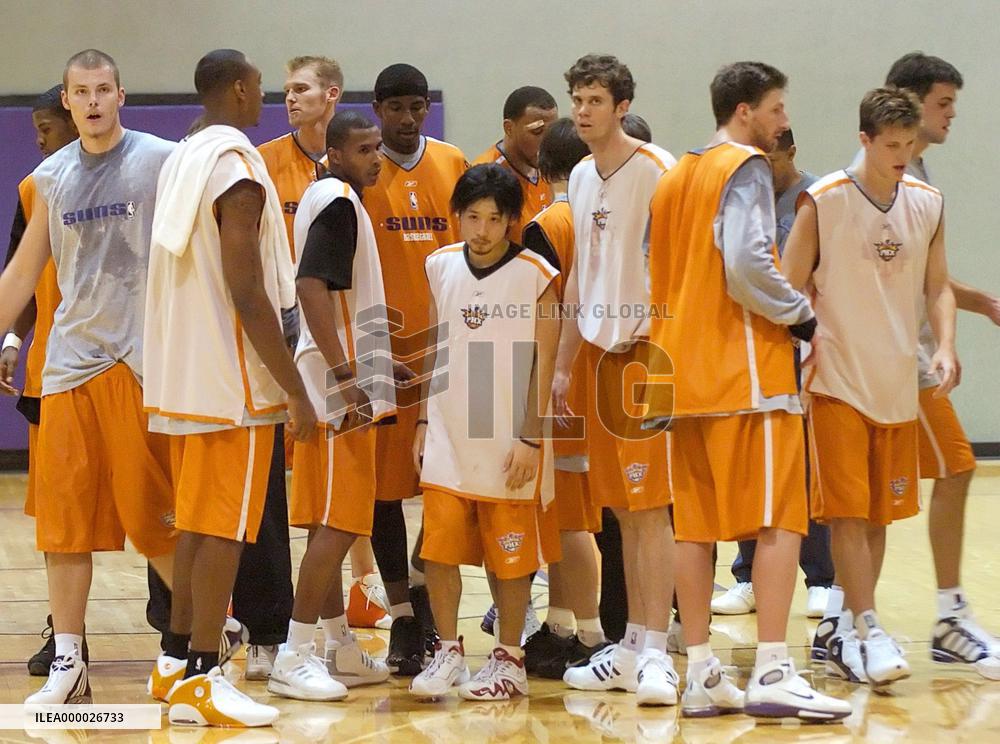 (2)Tabuse makes Suns roster, Japan's first NBA player