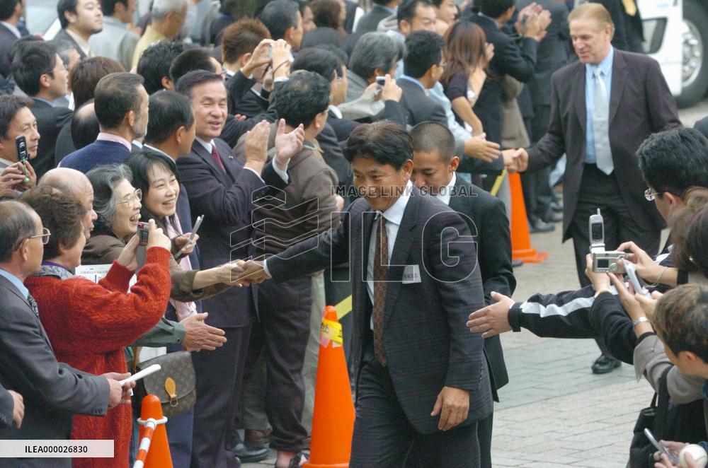 (2)Rakuten's new ballclub officially launched