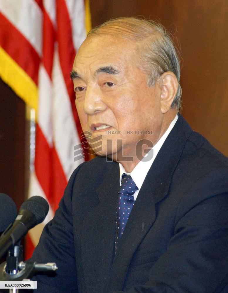 Nakasone reiterates support for amending Constitution