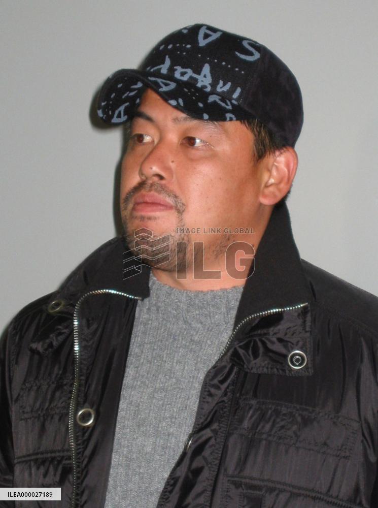 Slugger Nakamura leaves for U.S. in bid for MLB move