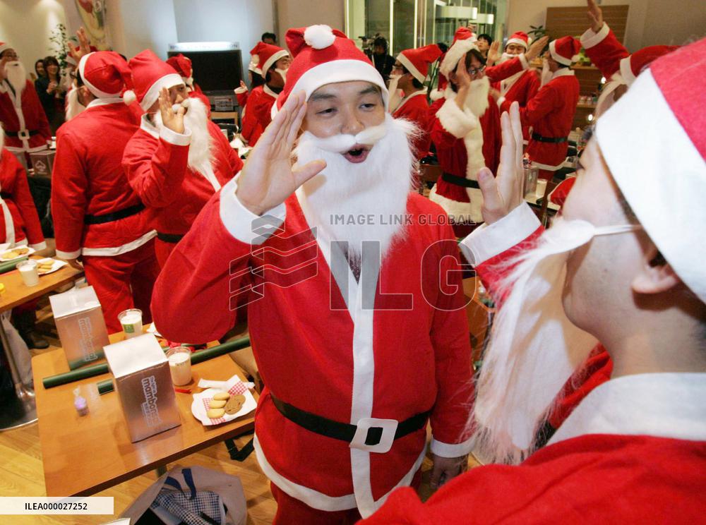 Takara holds seminar for Santa Claus wannabes