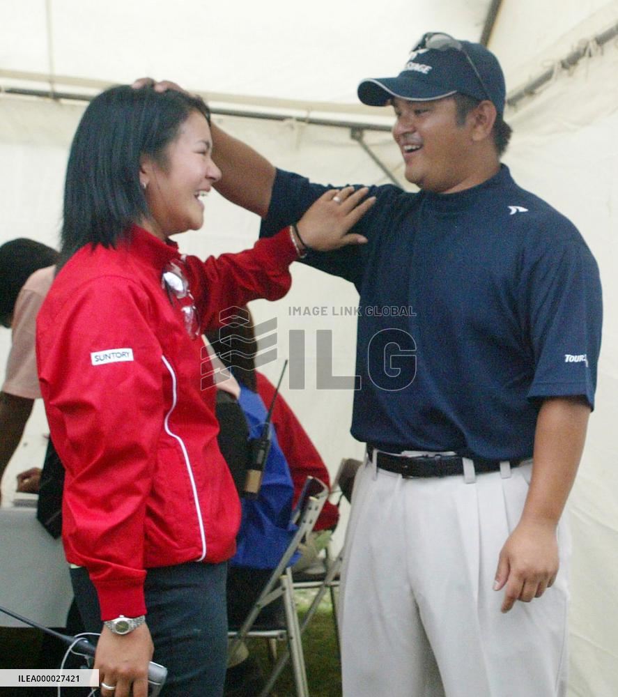 (2)K. Miyazato wins career 1st at Asia-Japan Okinawa Open