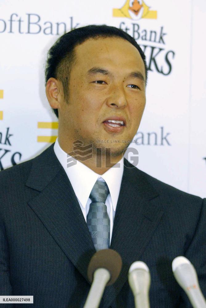 Matsunaka re-signs with Hawks for 320 mil. yen