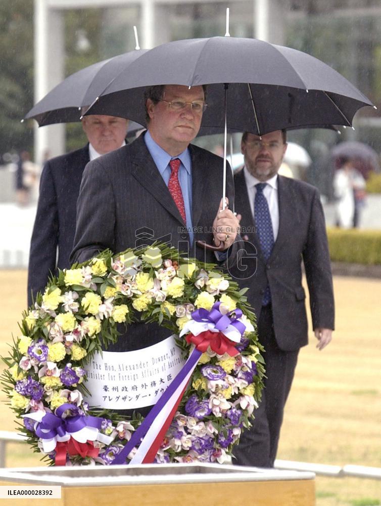(1)Foreign Minister Downer visits Hiroshima