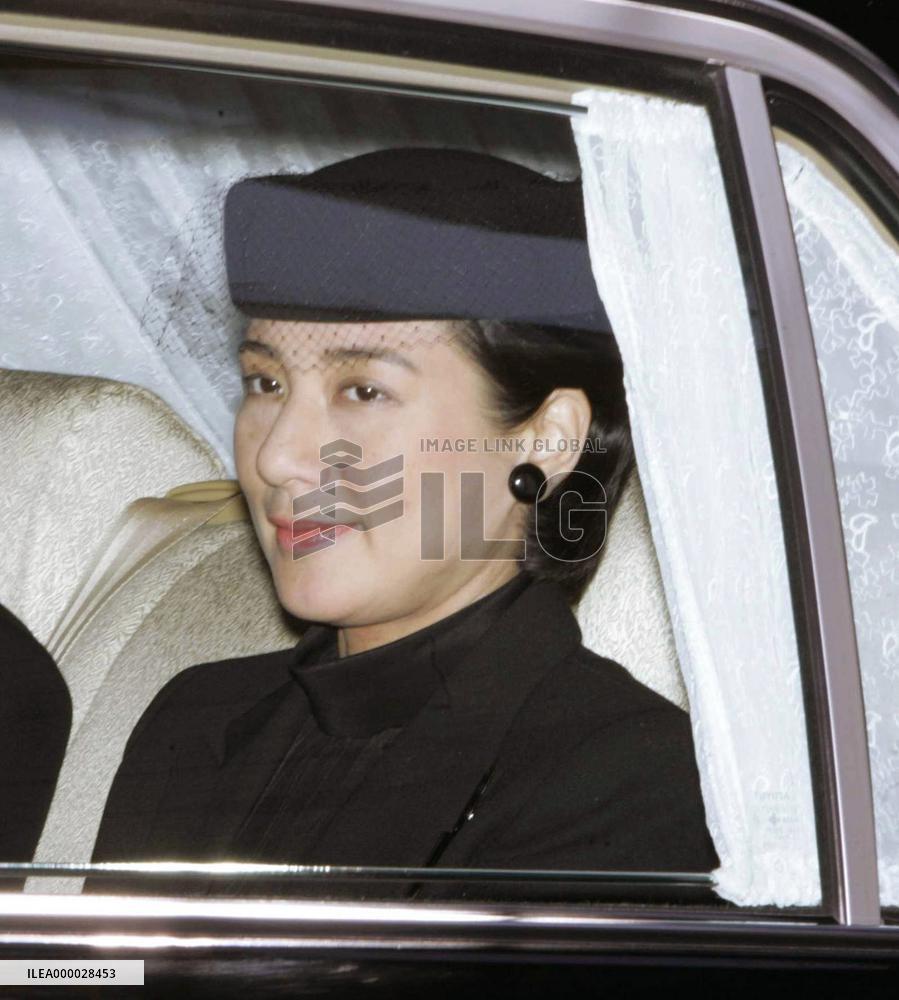(1)Princess Masako joins in rite for late Princess Takamatsu