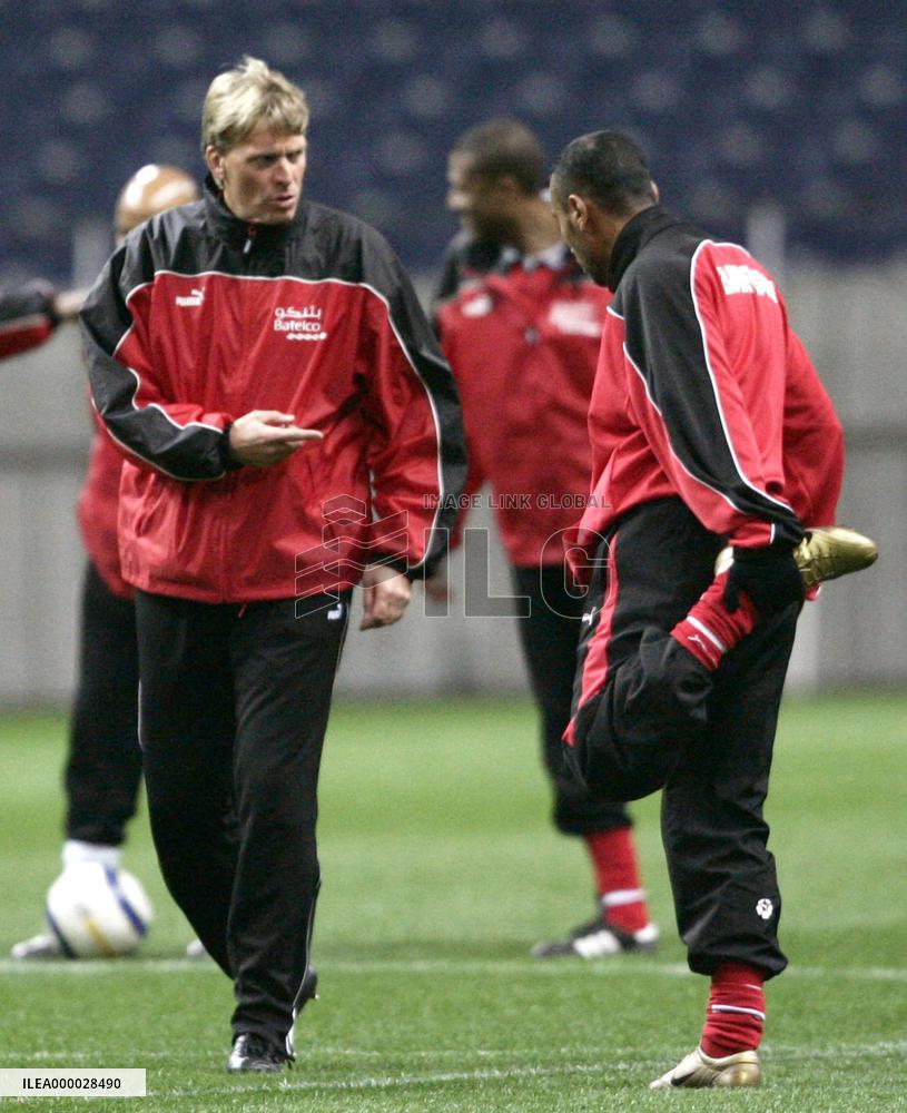 (2)Bahrain tune up for Japan clash