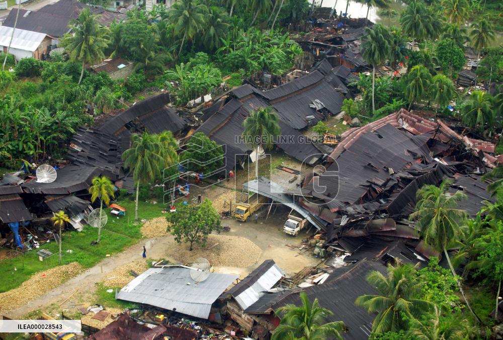 (5)Scenes from Indonesia's Nias and Simeuleu islands after quake