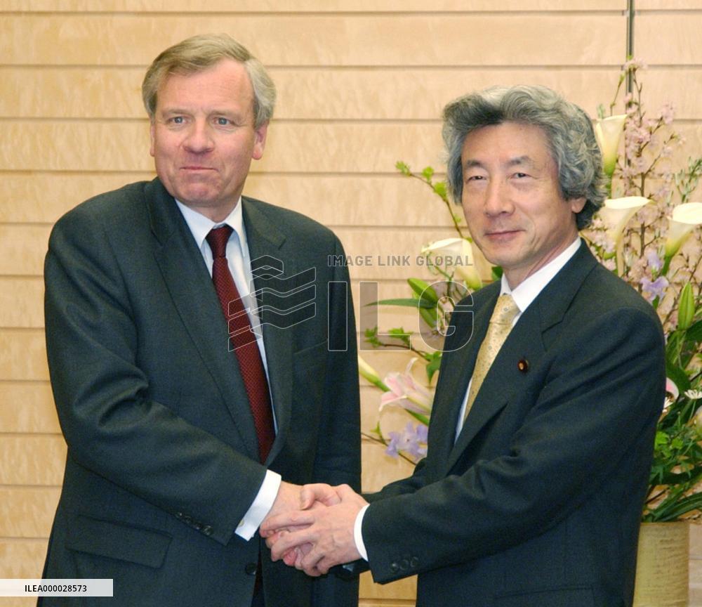 Koizumi, NATO chief agree to help stabilize Afghanistan