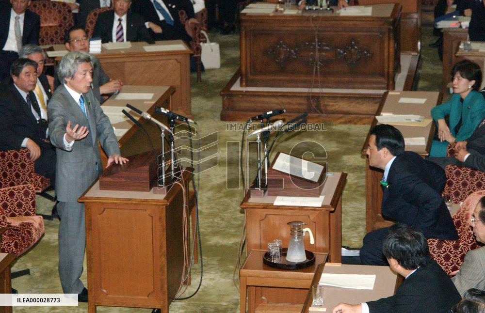 Koizumi rejects Okada's charge of partly causing China uproar