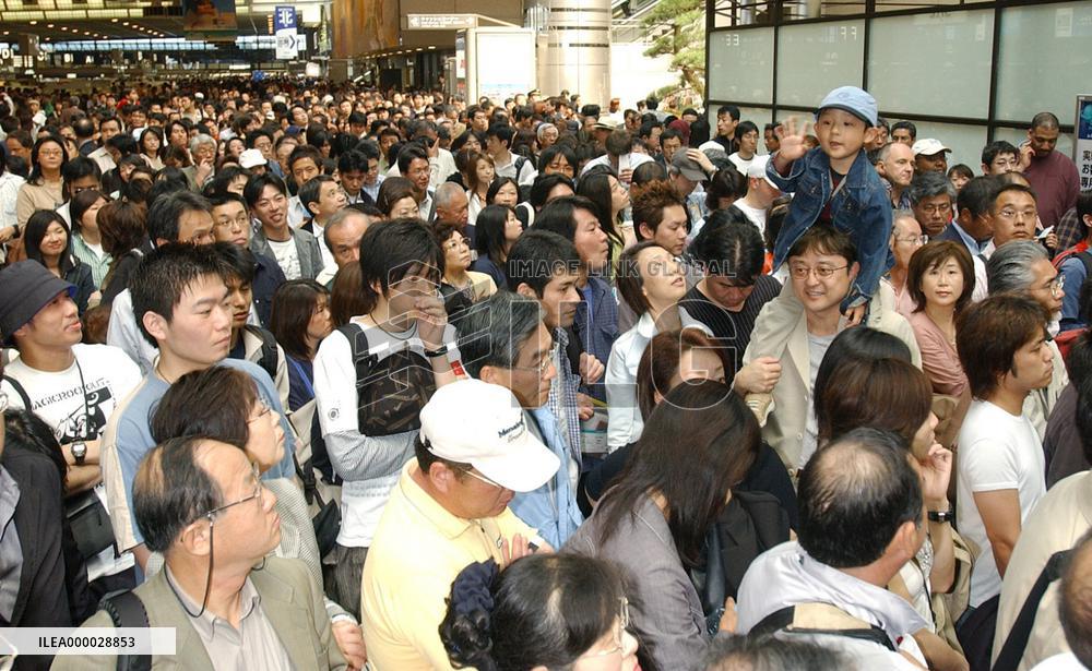 Golden Week departure rush peaks at Narita, Kansai airports