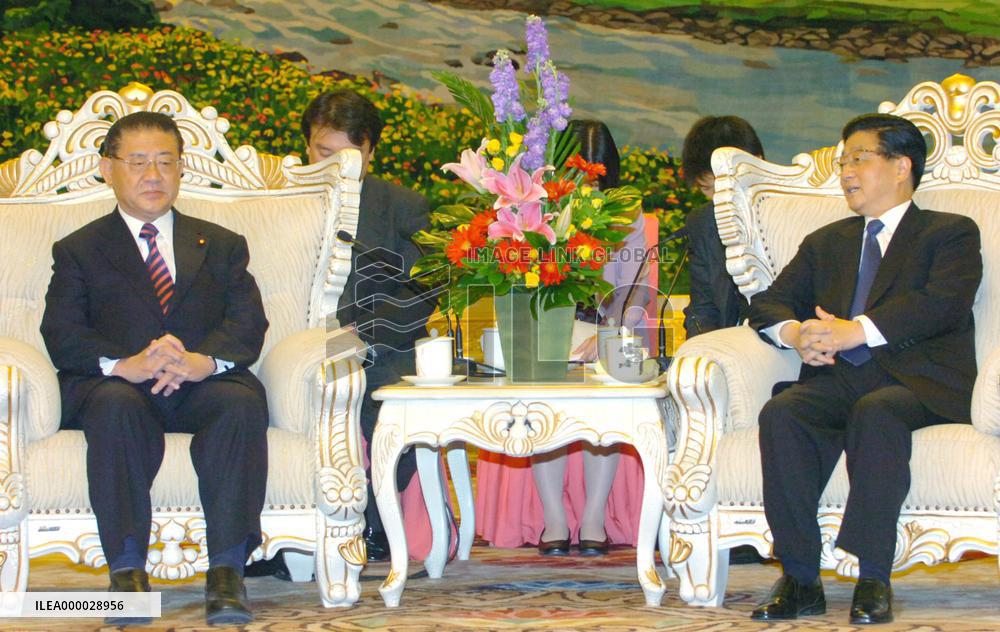 Yamasaki meets Chinese vice premier to fix strained ties