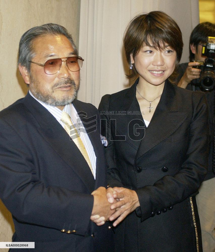 (2)Takahashi to part ways with coach Koide