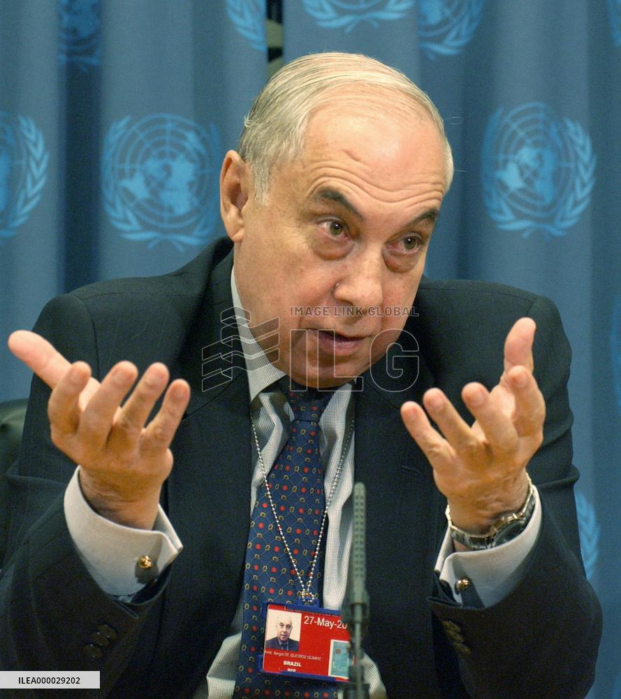 (1)Nuclear conference ends in failure