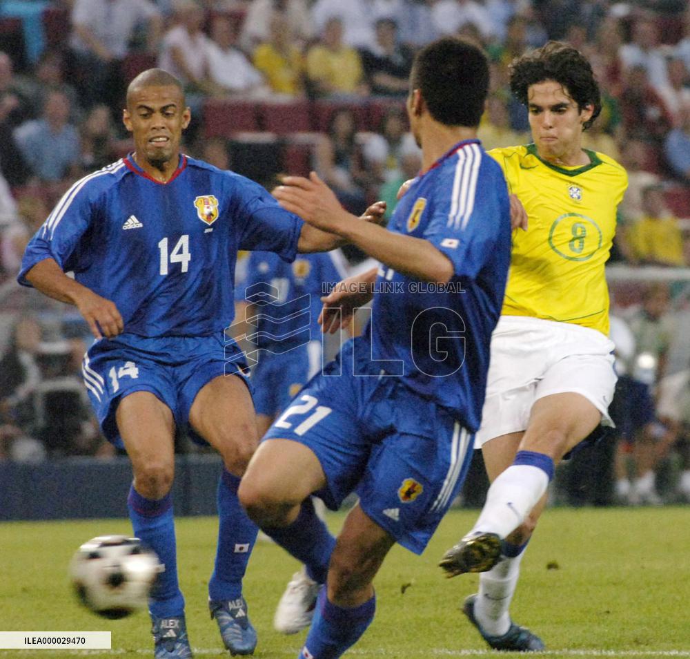 (11)Japan bow out of Confeds after holding Brazil