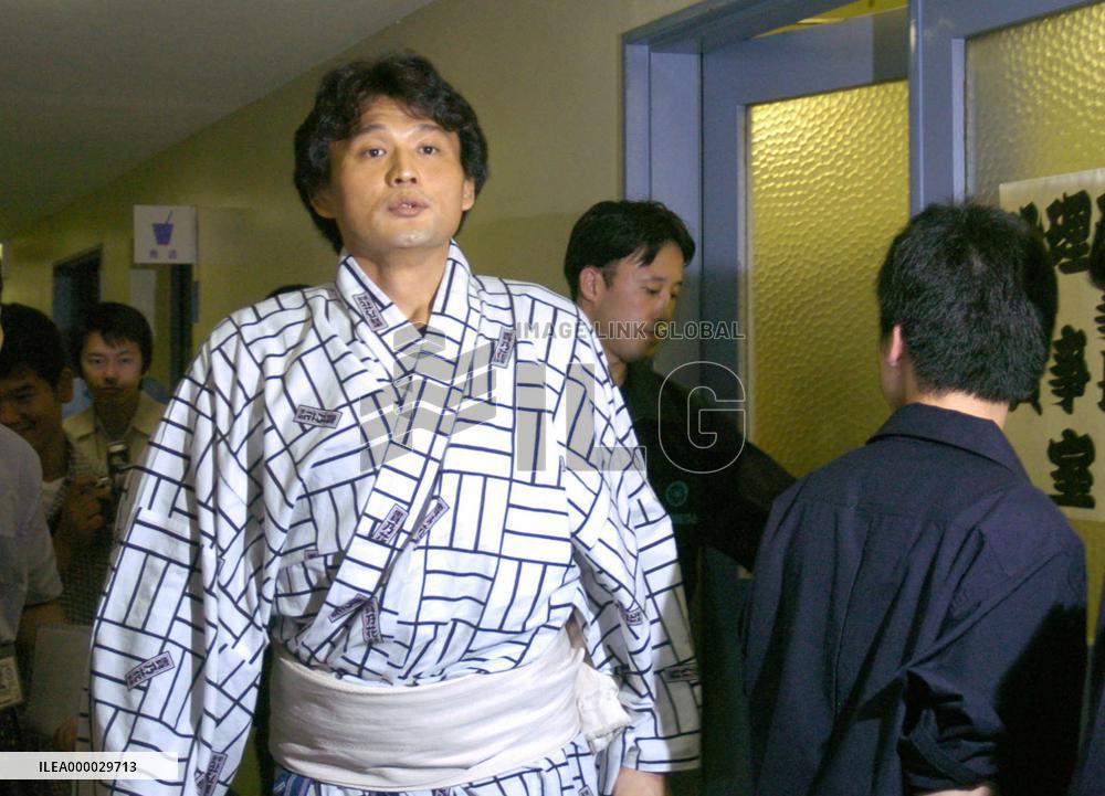 JSA reprimands sumo elder Takanohana