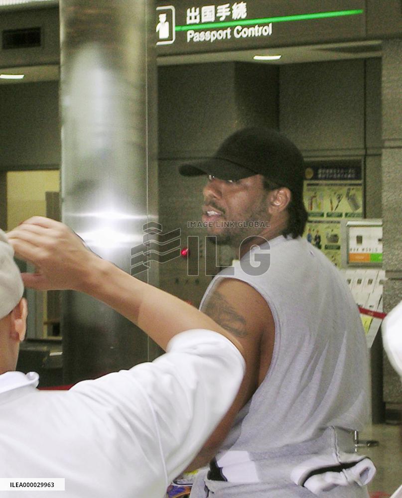 Rhodes heading for U.S., doubtful for next season