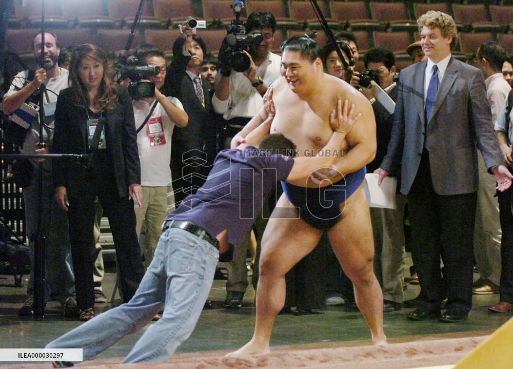 Japanese sumo wreslers in Las Vegas