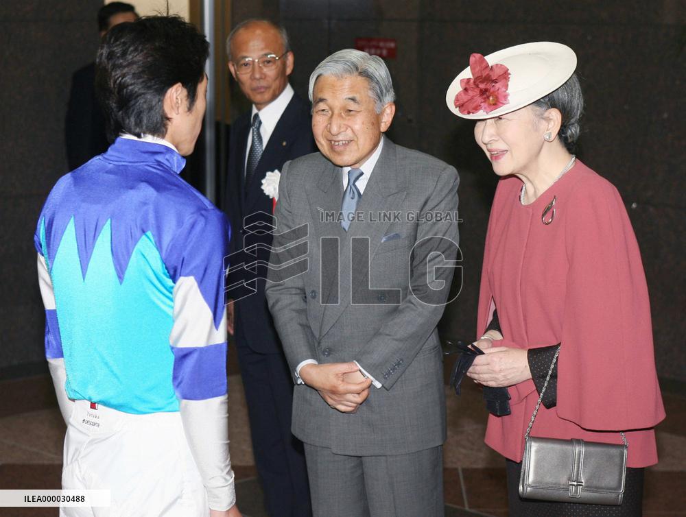 Emperor, empress watch horse racing