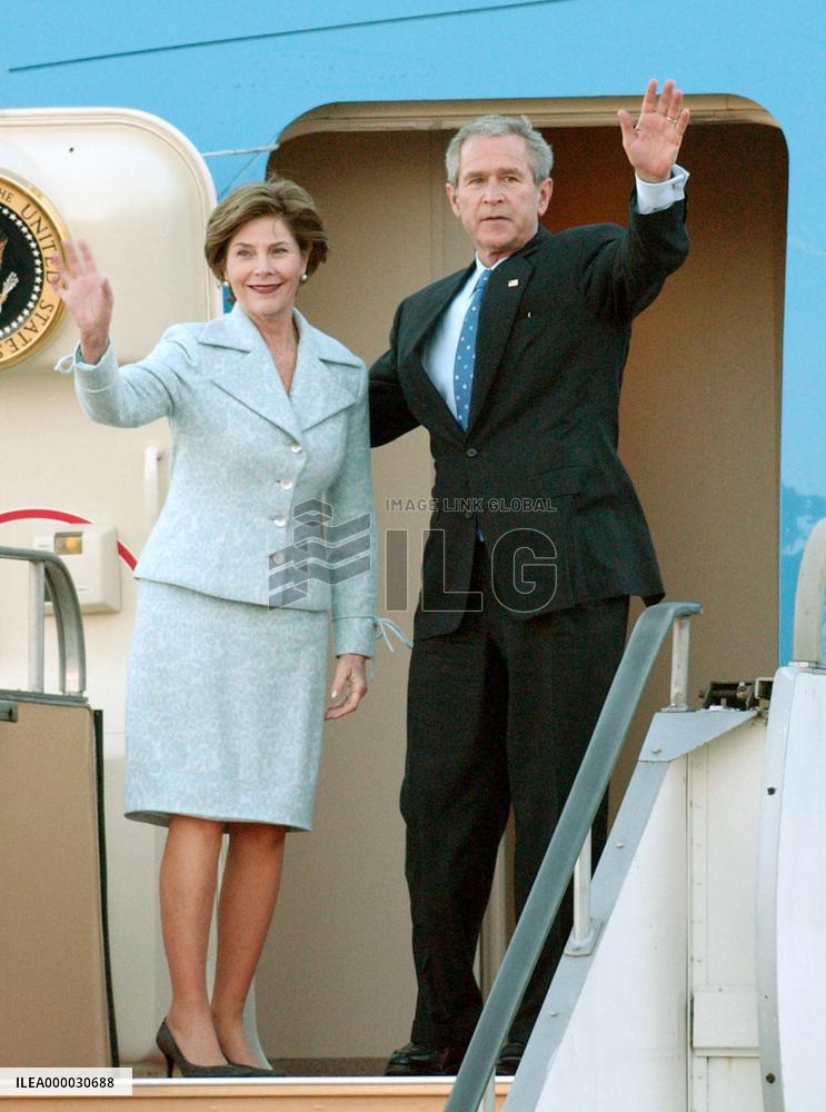 Bush leaves Japan for South Korea, 2nd leg of Asia tour