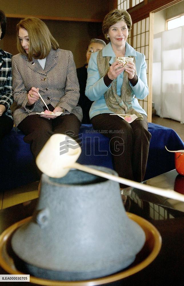 First Lady enjoys tea in Kyoto