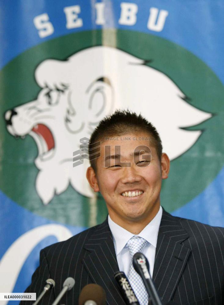 Matsuzaka re-signs with Seibu for 330 mil. yen salary