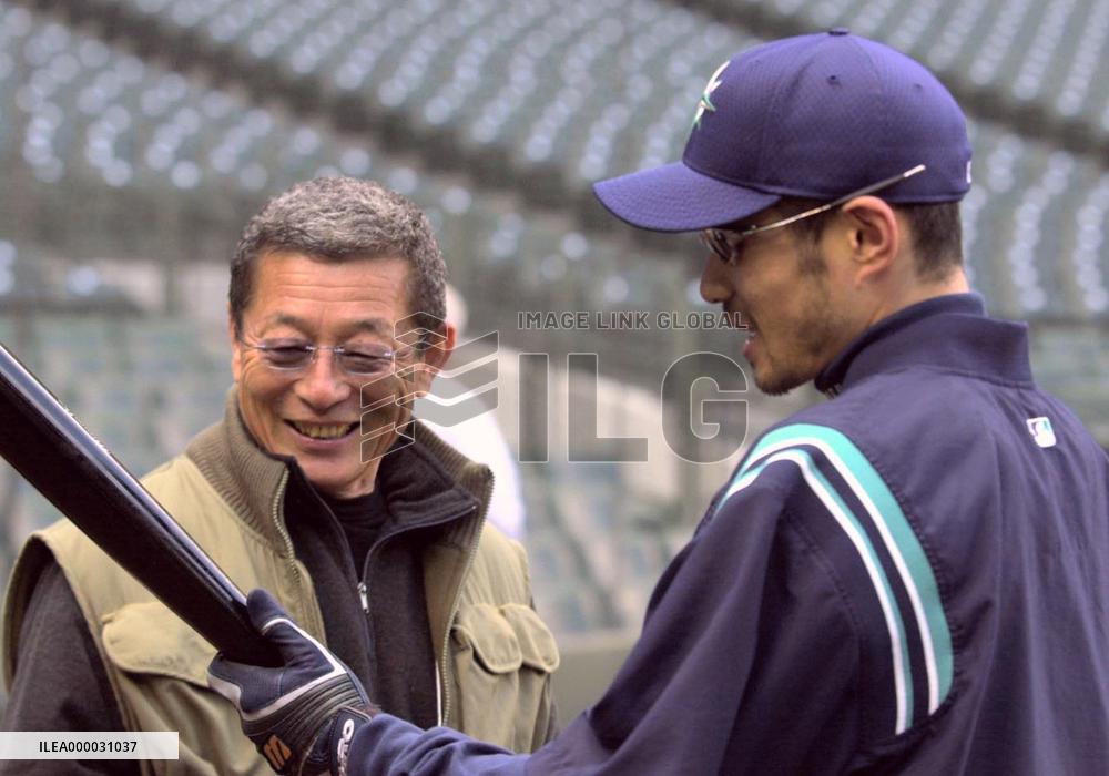 Former Kintetsu, Orix manager Ogi dies at 70