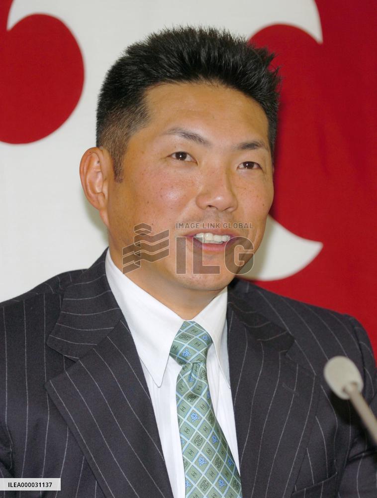 Infielder Kokubo re-signs with Yomiuri